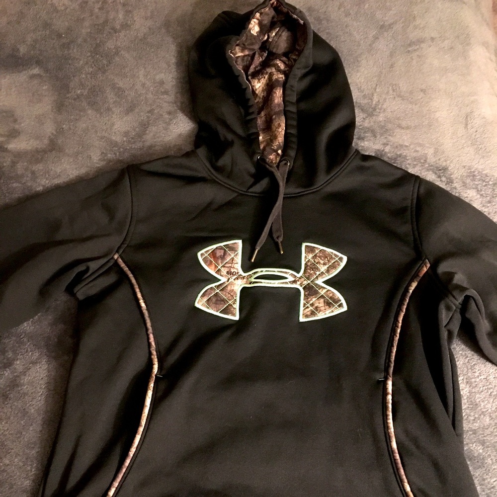 Camp and black sweatshirt